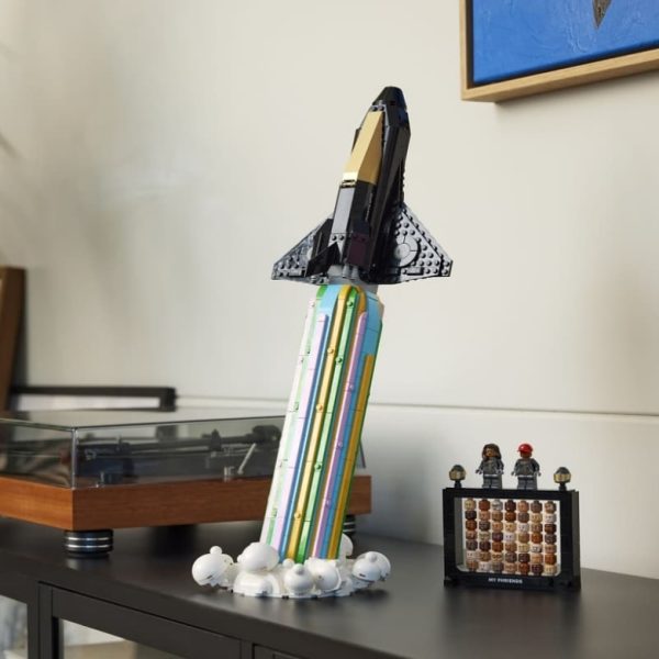 LEGO Icons 10391 Over the Moon with Pharrell Williams